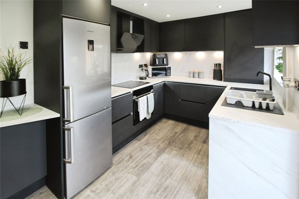Property photo 2 of 11 Kitchen/Diner