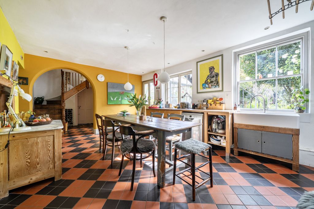 Property photo 2 of 36
