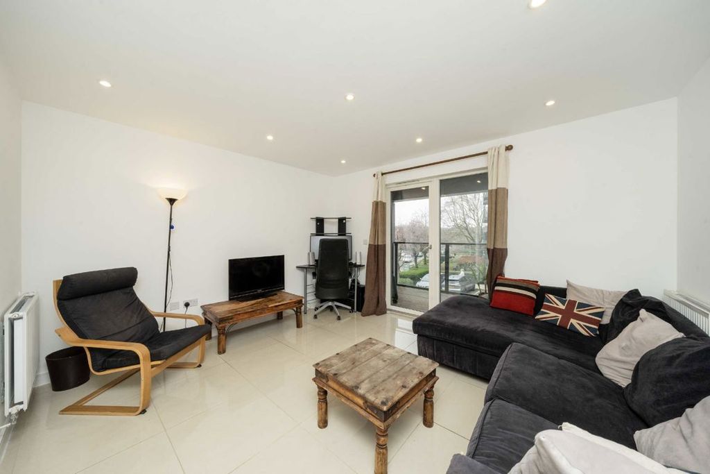 Property photo 2 of 7