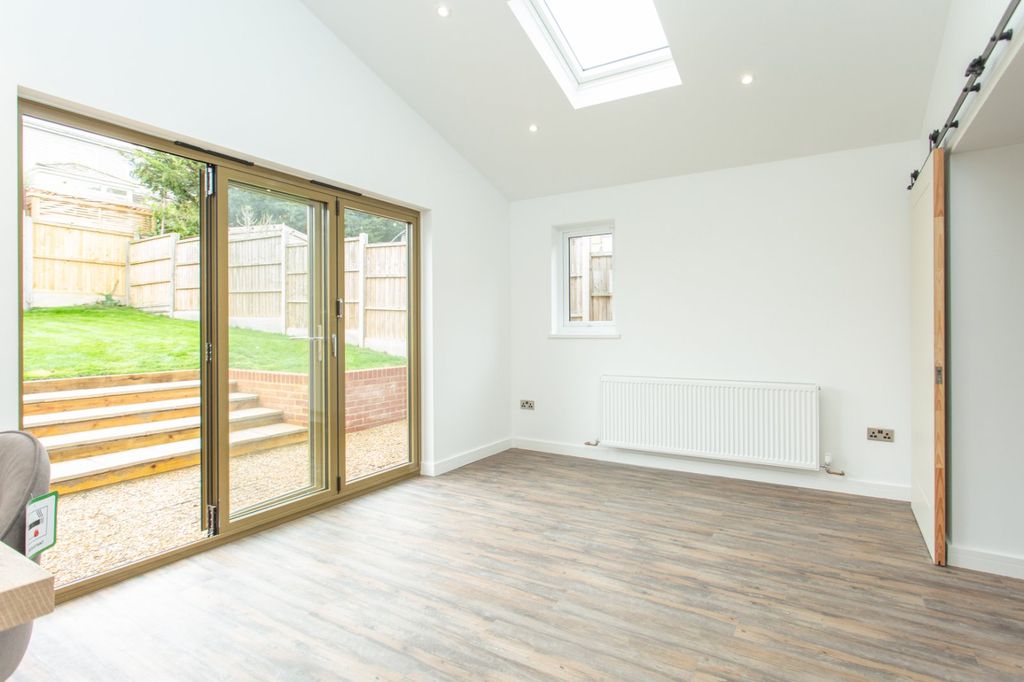 Property photo 3 of 23 Picture 3