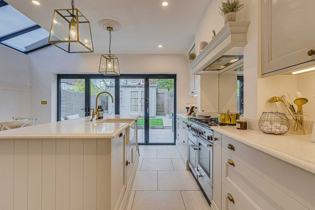 Property photo 3 of 50