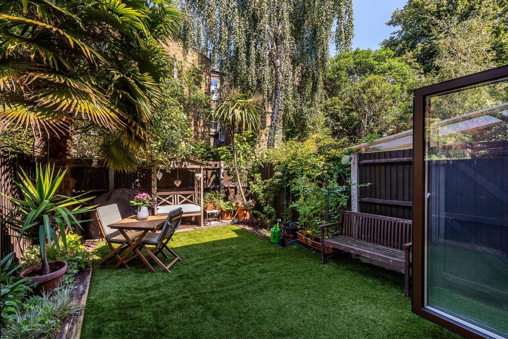 Property photo 2 of 11