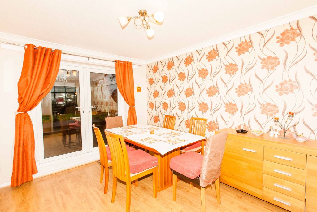 Property photo 3 of 28