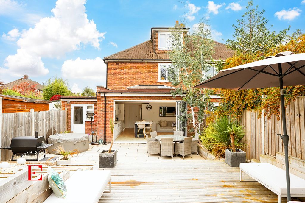 Property photo 2 of 24