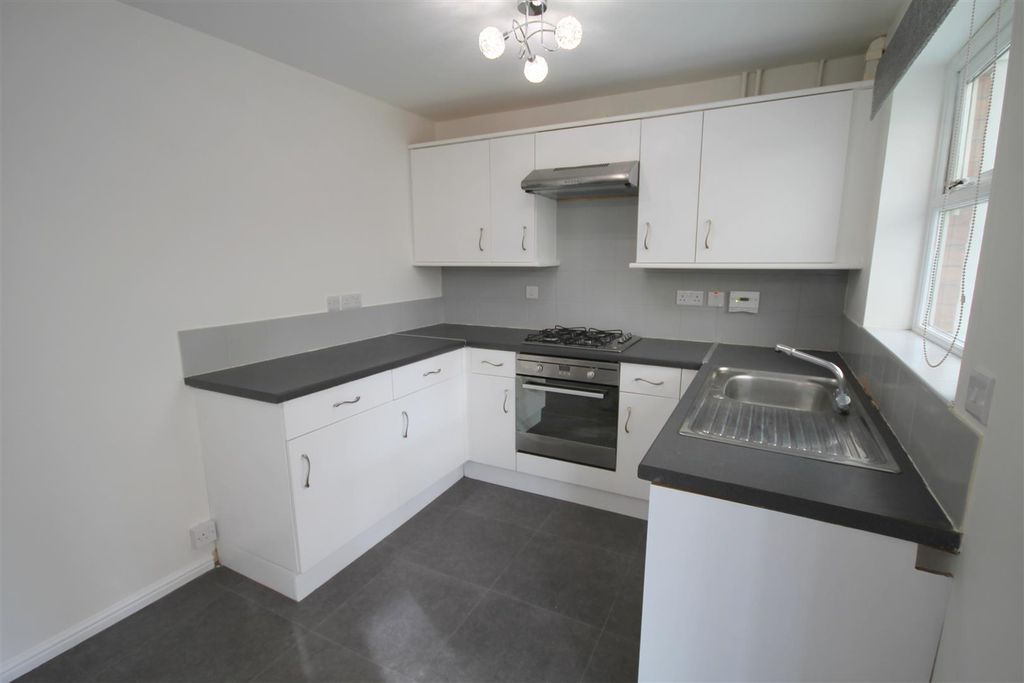 Property photo 3 of 18 Kitchen 2.Jpg