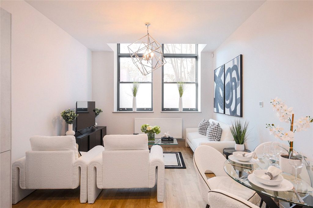 Property photo 3 of 8 Picture No. 13