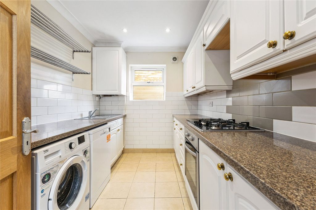 Property photo 3 of 11 Picture No. 25