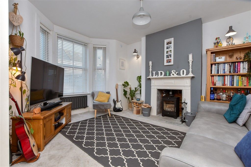 Property photo 2 of 13 Lounge