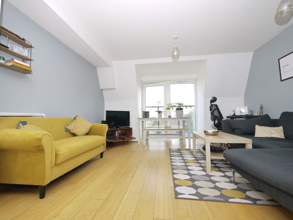 Property photo 2 of 9 3696455