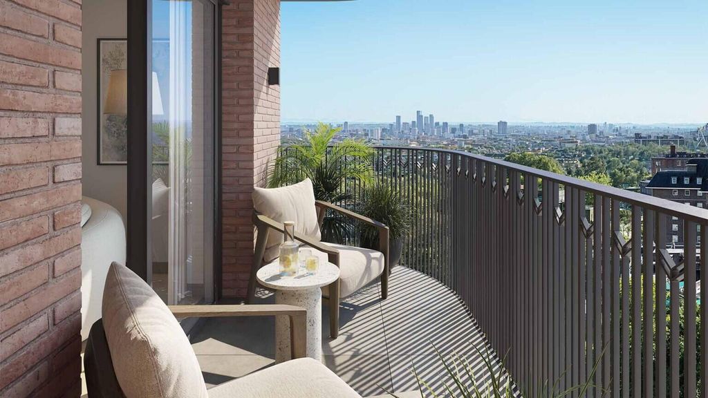 Property photo 2 of 6 Balcony