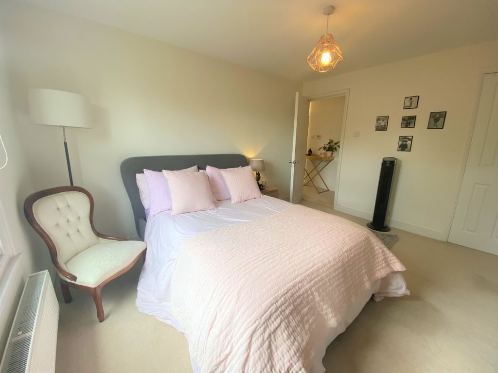 Property photo 3 of 7 Bedroom