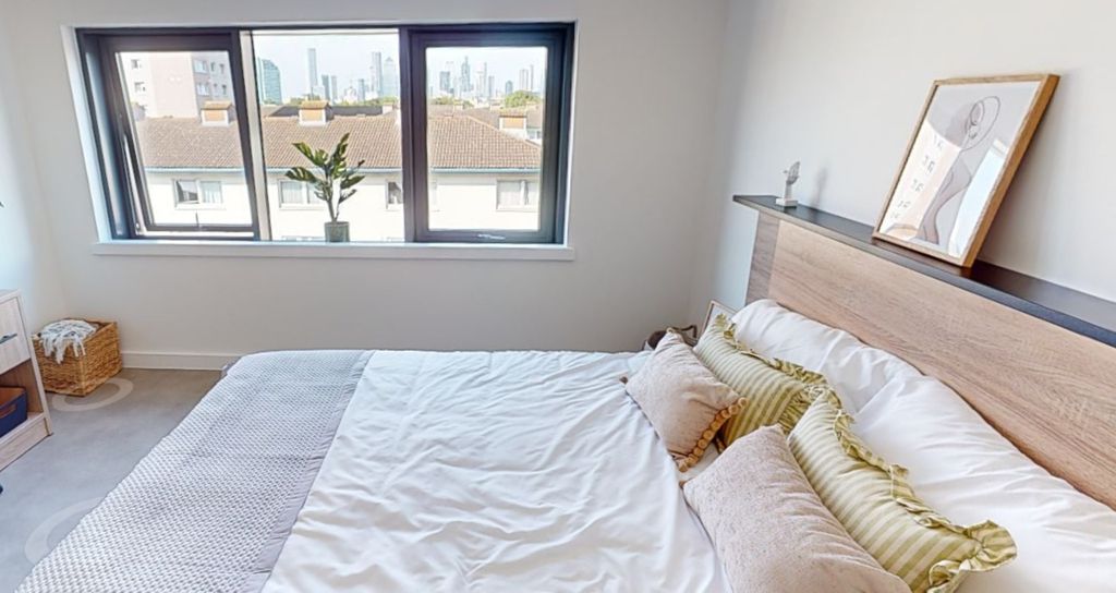 Property photo 1 of 17 Bedroom