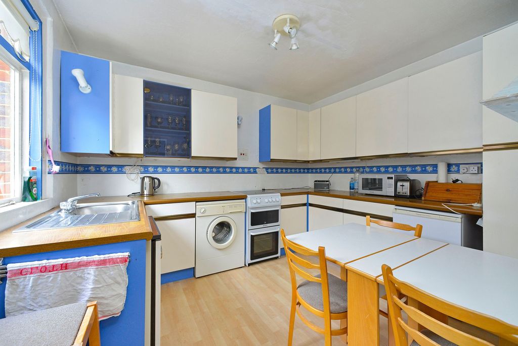 Property photo 3 of 16