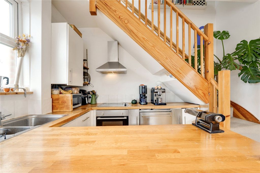 Property photo 3 of 11 Picture No. 34