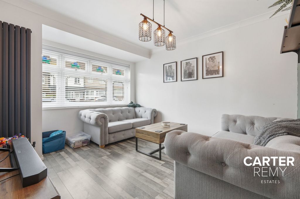 Property photo 3 of 28