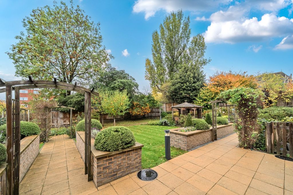 Property photo 2 of 14 Picture No. 13