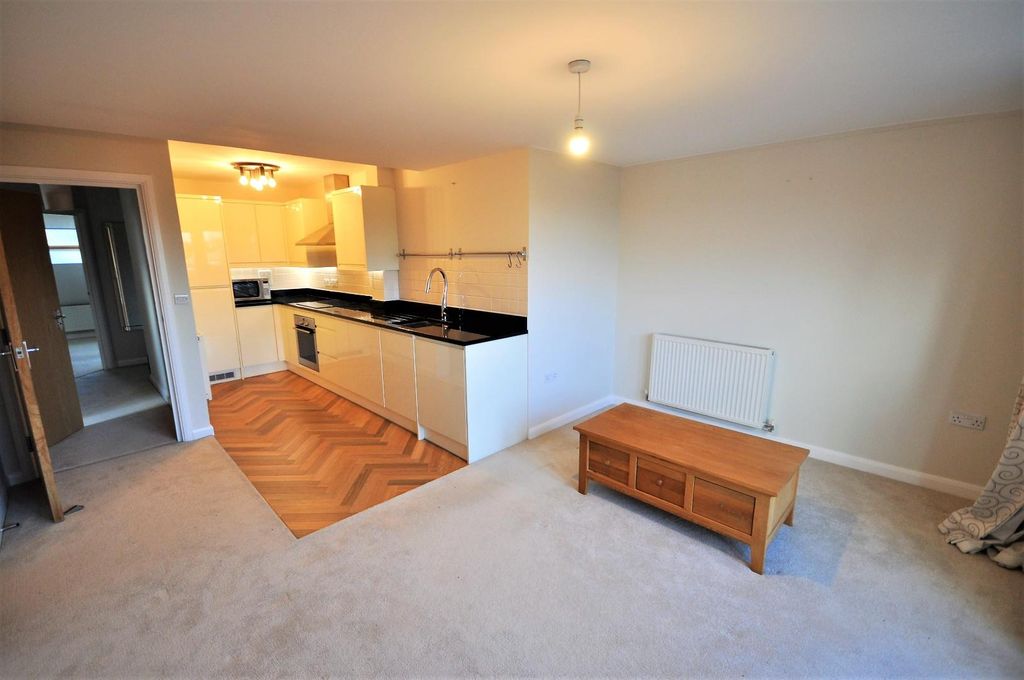 Property photo 2 of 12 Living Room/Kitchen