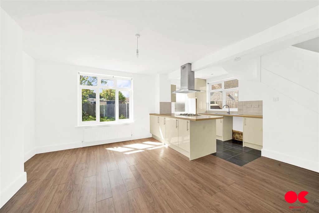 Property photo 2 of 25 Photo 23-04-2026, 13 58 16 (1).Jpg