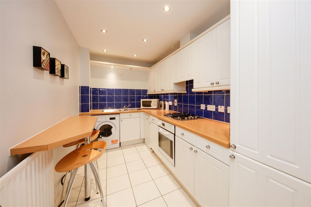 Property photo 2 of 7 Lamb Court.Jpg