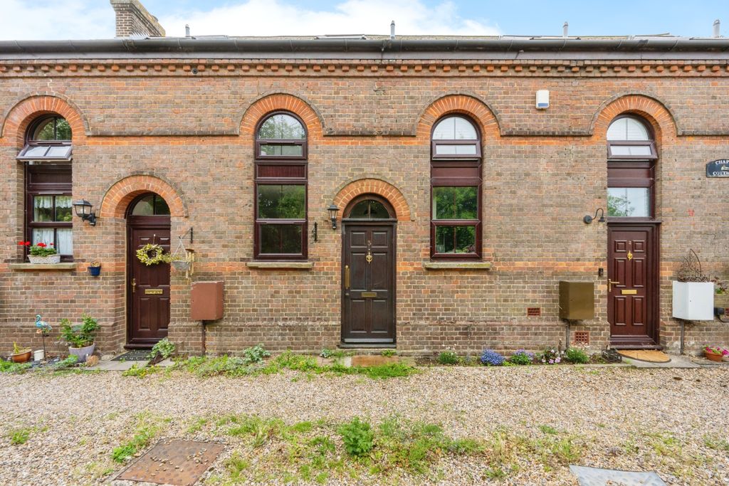 Property photo 2 of 20