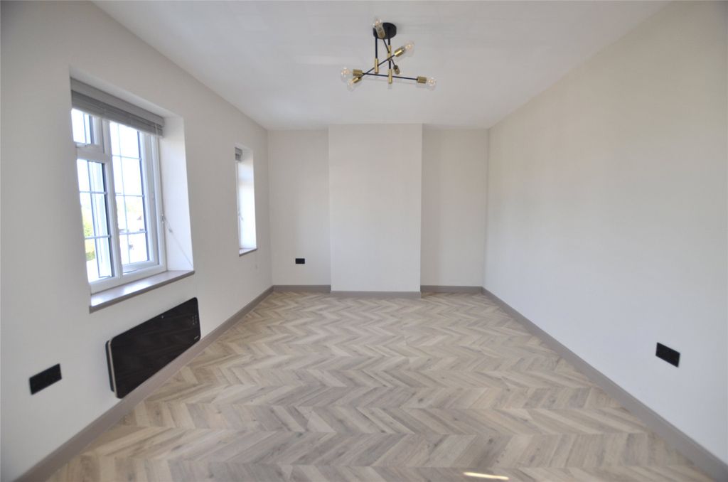 Property photo 2 of 10 Picture No. 06