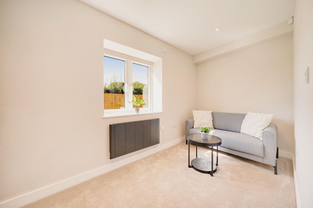 Property photo 3 of 13 Student Houses12.Jpg