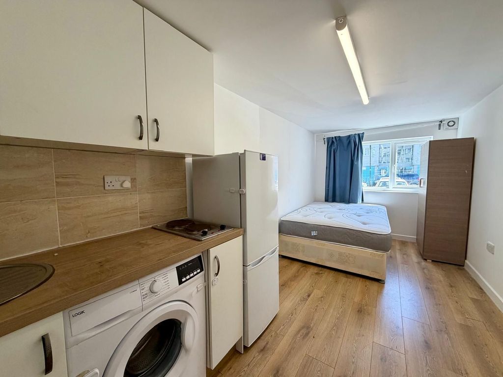 Property photo 1 of 3