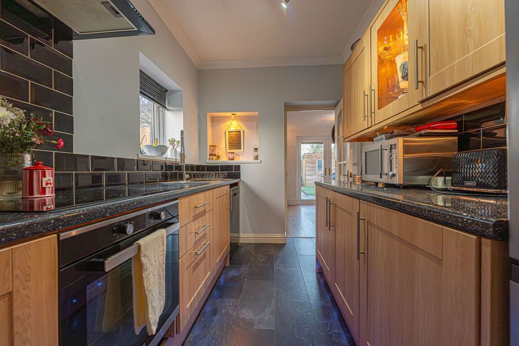 Property photo 3 of 24