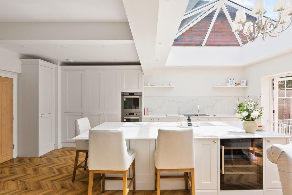 Property photo 3 of 43