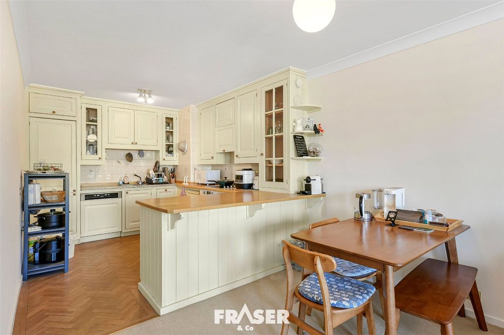 Property photo 1 of 16 Picture No. 15