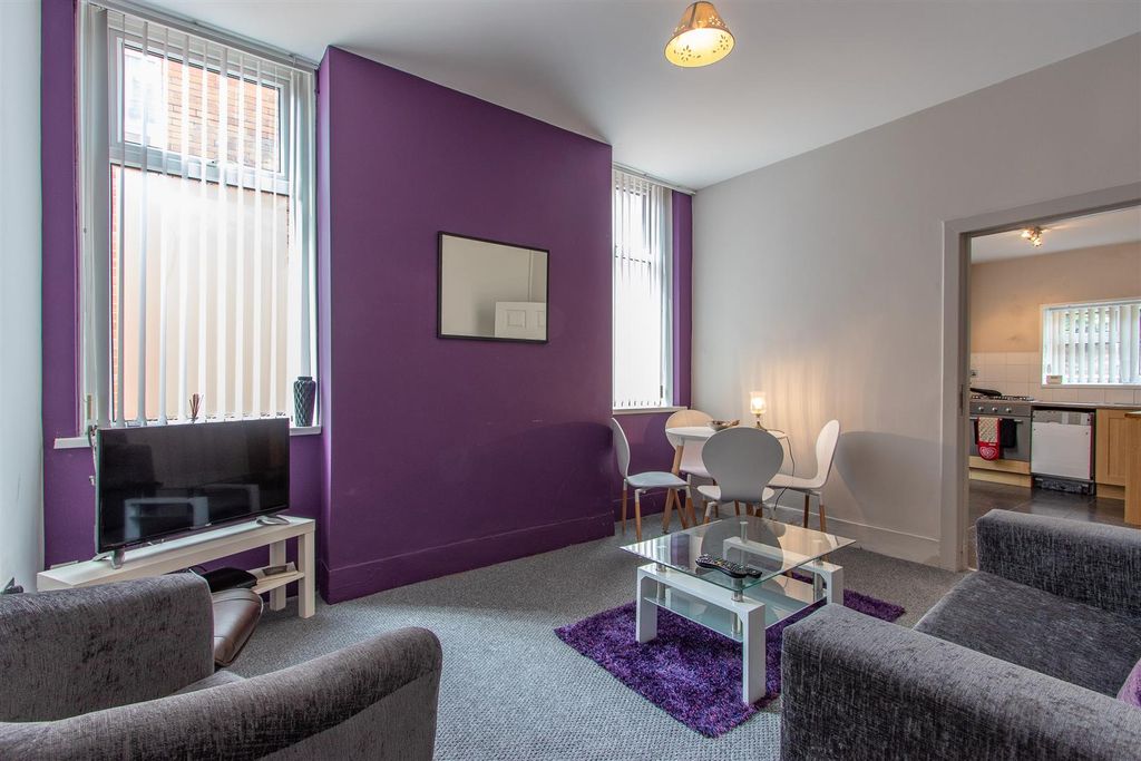 Property photo 2 of 10 34 Bryngwyn Ds Lounge Road-2 (1).Jpg