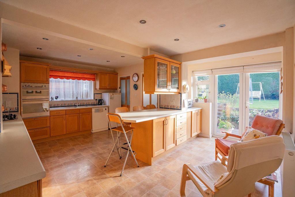 Additional image 4 of 5 bed detached house for saleBredon Grove, Malvern, Worcestershire WR14