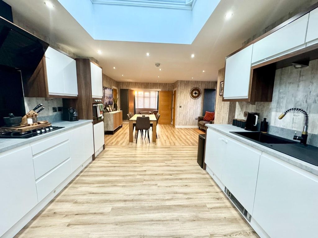 Property photo 2 of 14 Kitchen/Diner