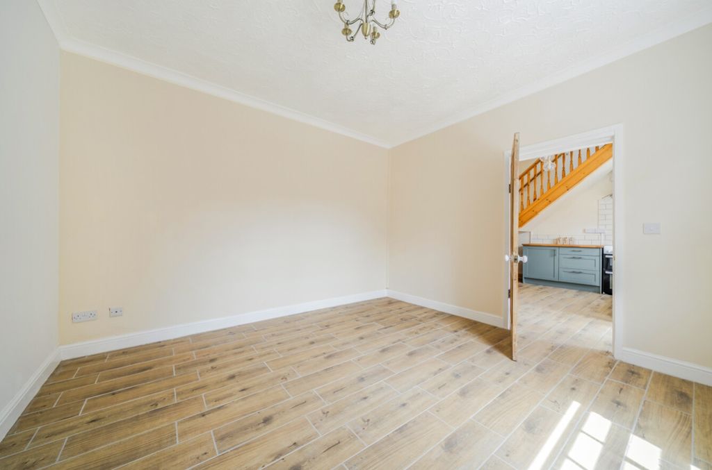 Property photo 2 of 25 1482694-10-6A427Eebdd0A3