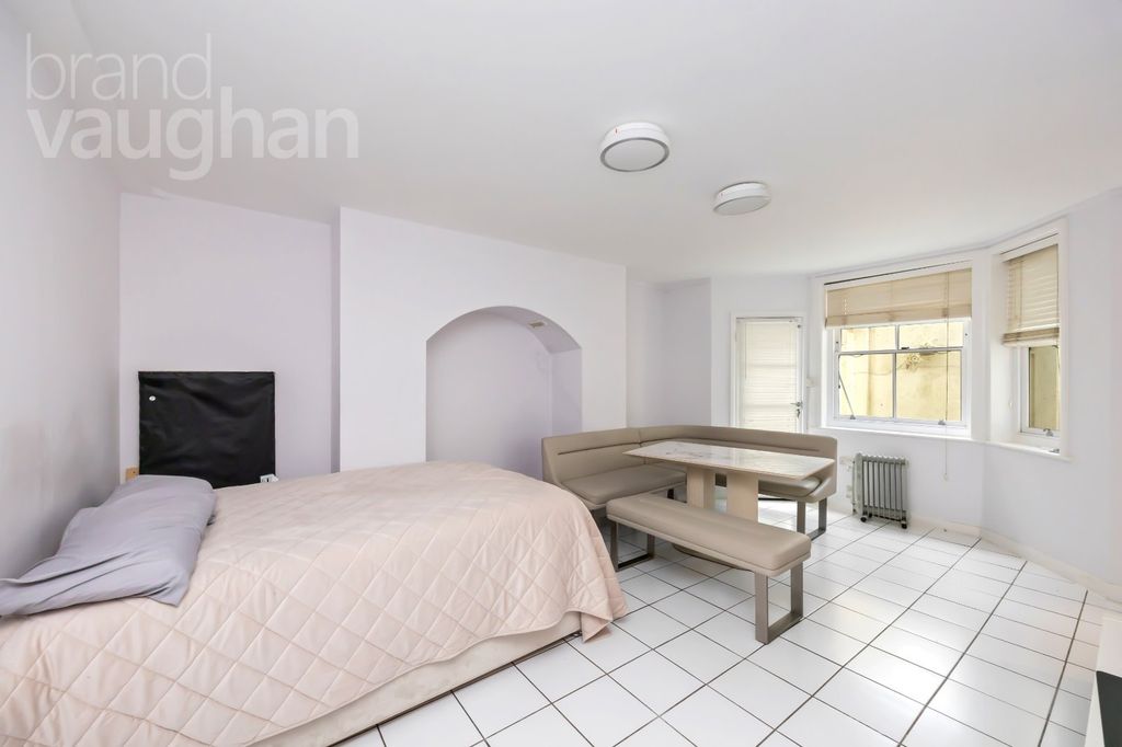 Property photo 2 of 14 Picture No. 02