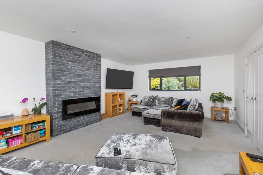 Property photo 2 of 18 4297553