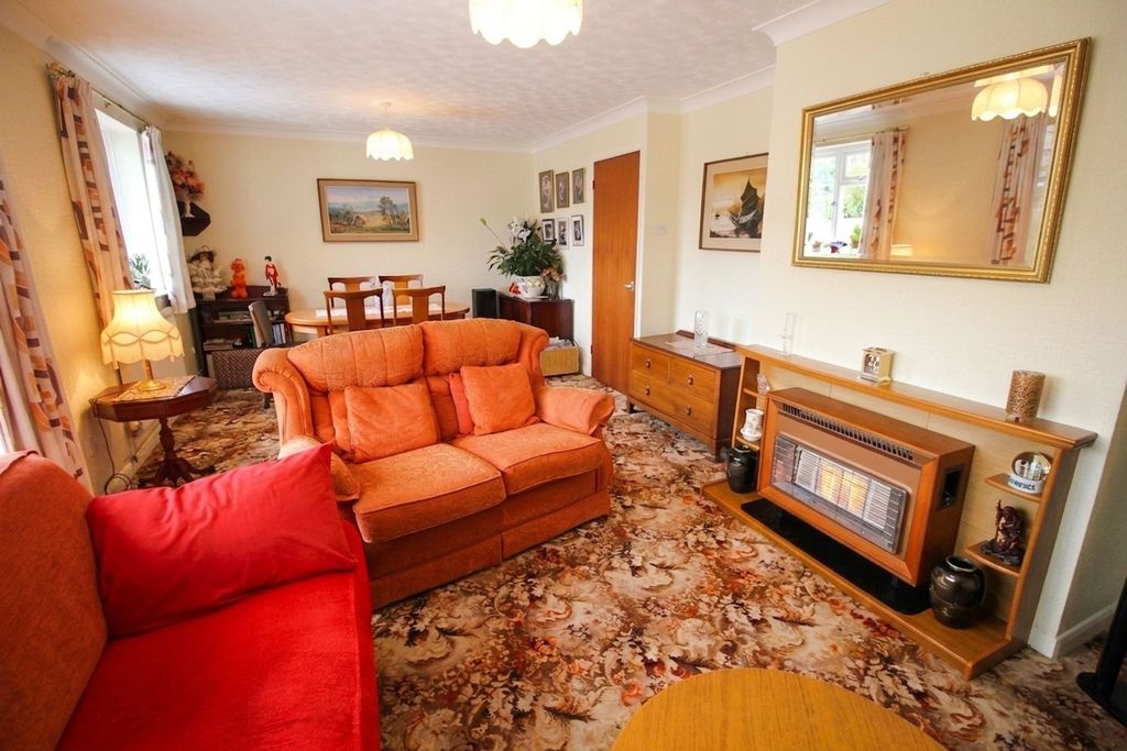 Property photo 2 of 23