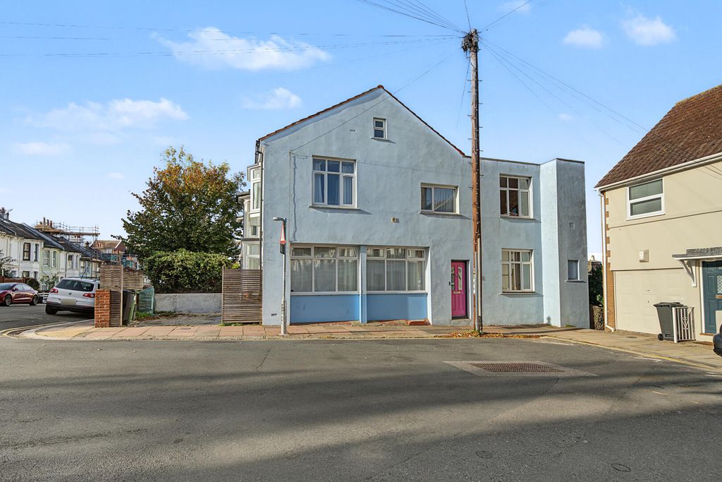 Property photo 1 of 13 Front (Exterior)