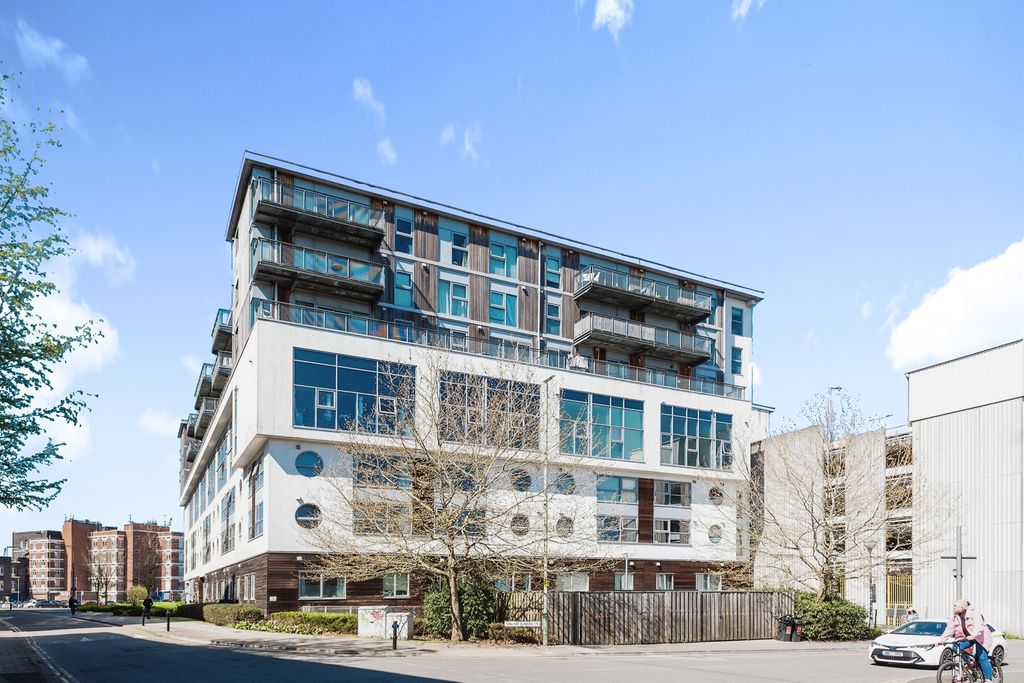 Property photo 1 of 14