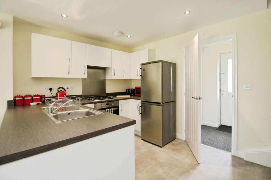 Property photo 3 of 11 Pbox-Kitchen-329819.Jpg