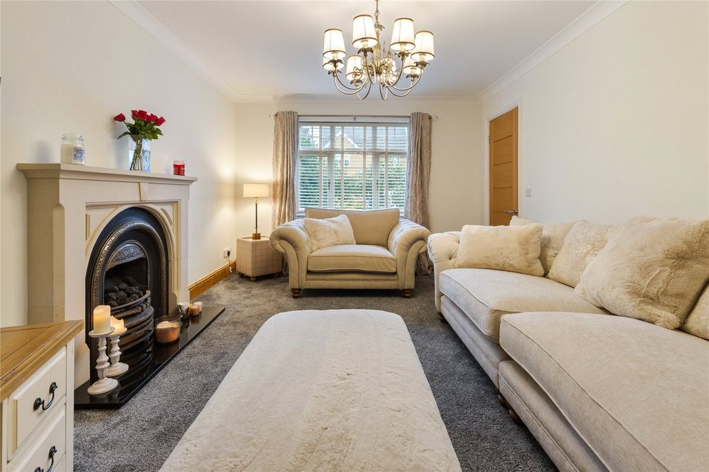 Property photo 2 of 29 Picture No. 16