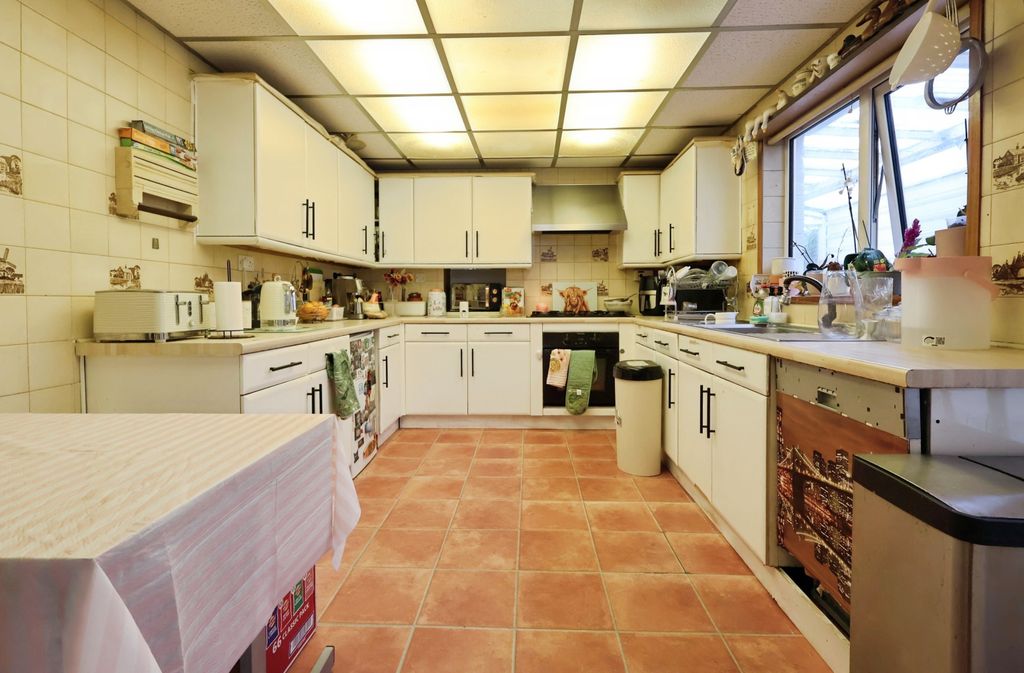 Property photo 2 of 30