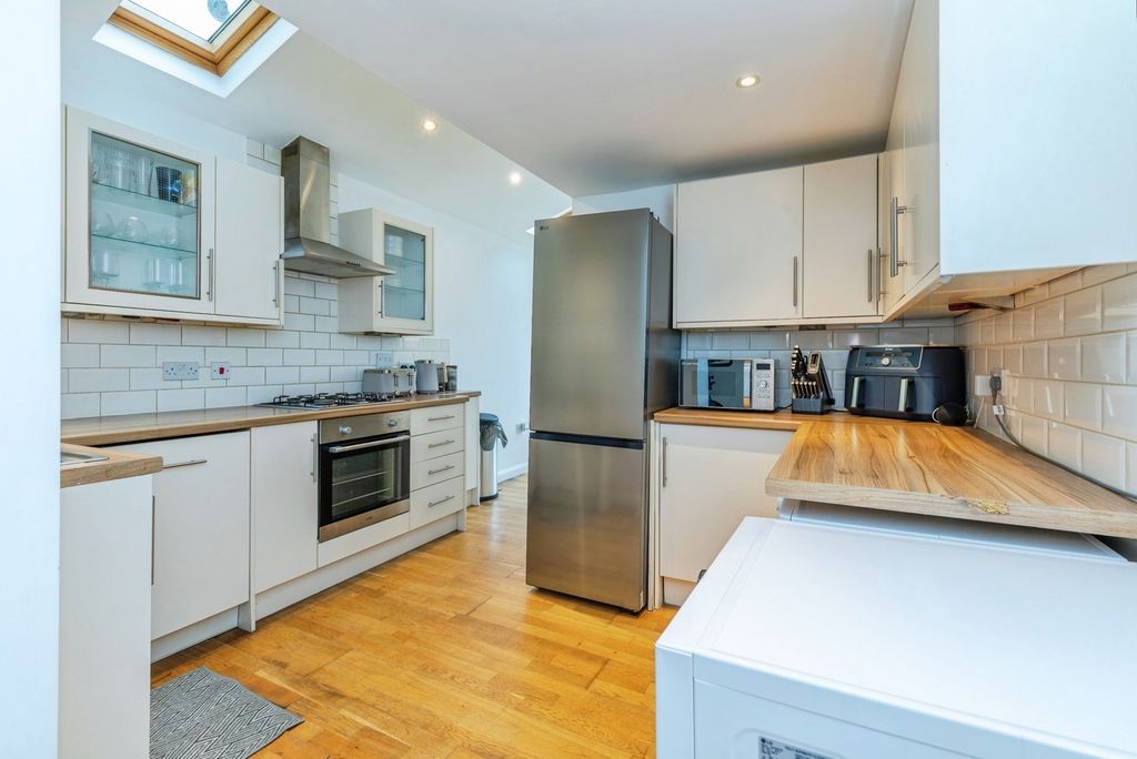Property photo 3 of 12 Pbox-Img.Jpg