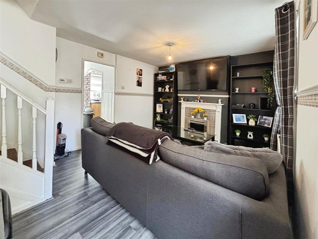 Property photo 3 of 16 Lounge/Diner