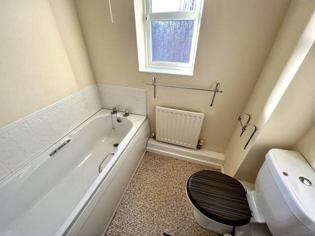 Property photo 3 of 8 Img_7936