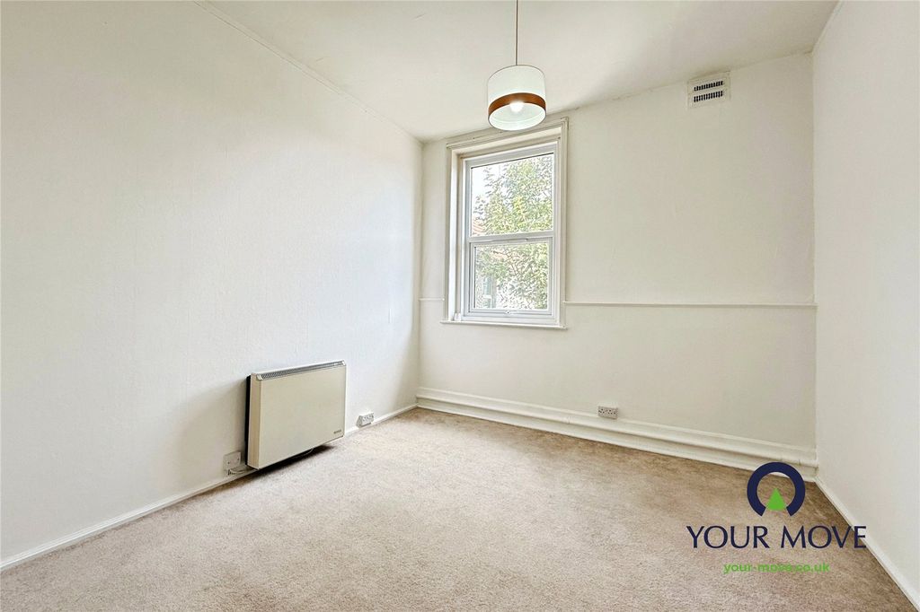 Property photo 2 of 10 Picture No. 15