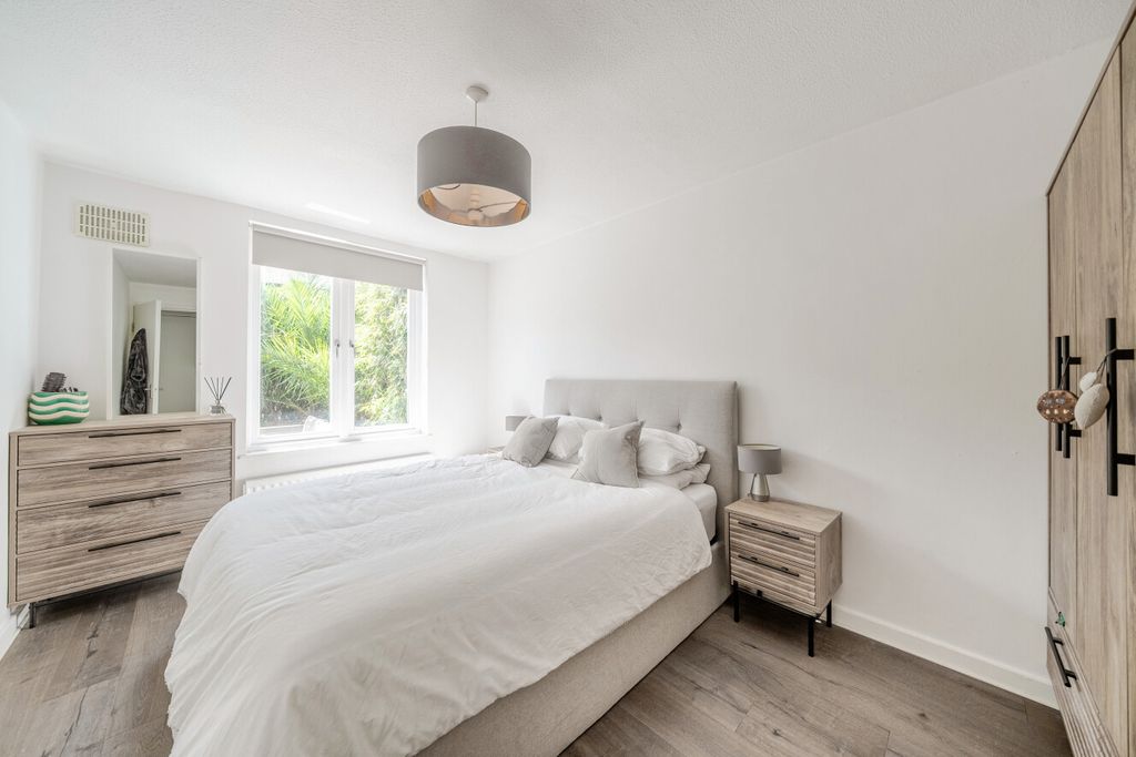 Property photo 3 of 14 1484054-3-6A3E52d...