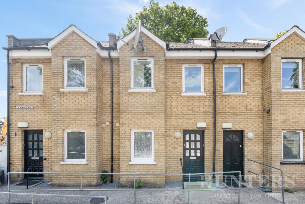 Property photo 3 of 12 6 Morland Place N15 5Ej-12.Jpg