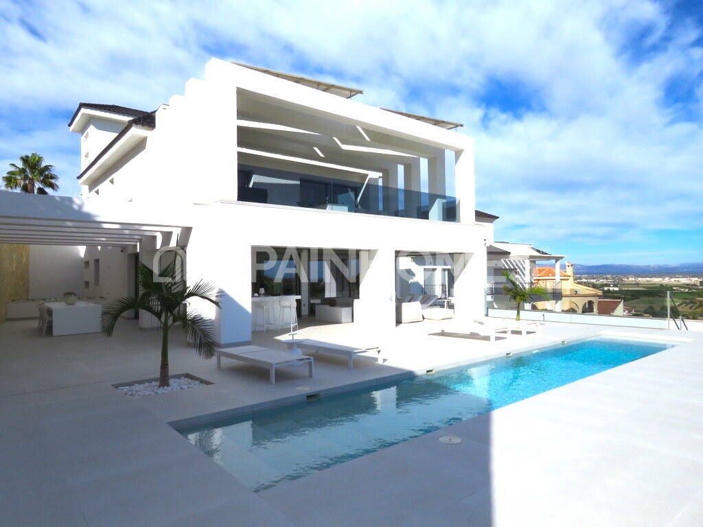 Property photo 1 of 104