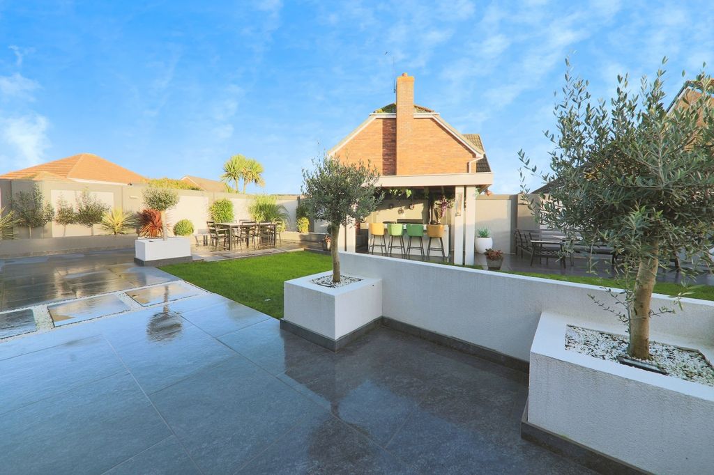 Property photo 3 of 21 4690169